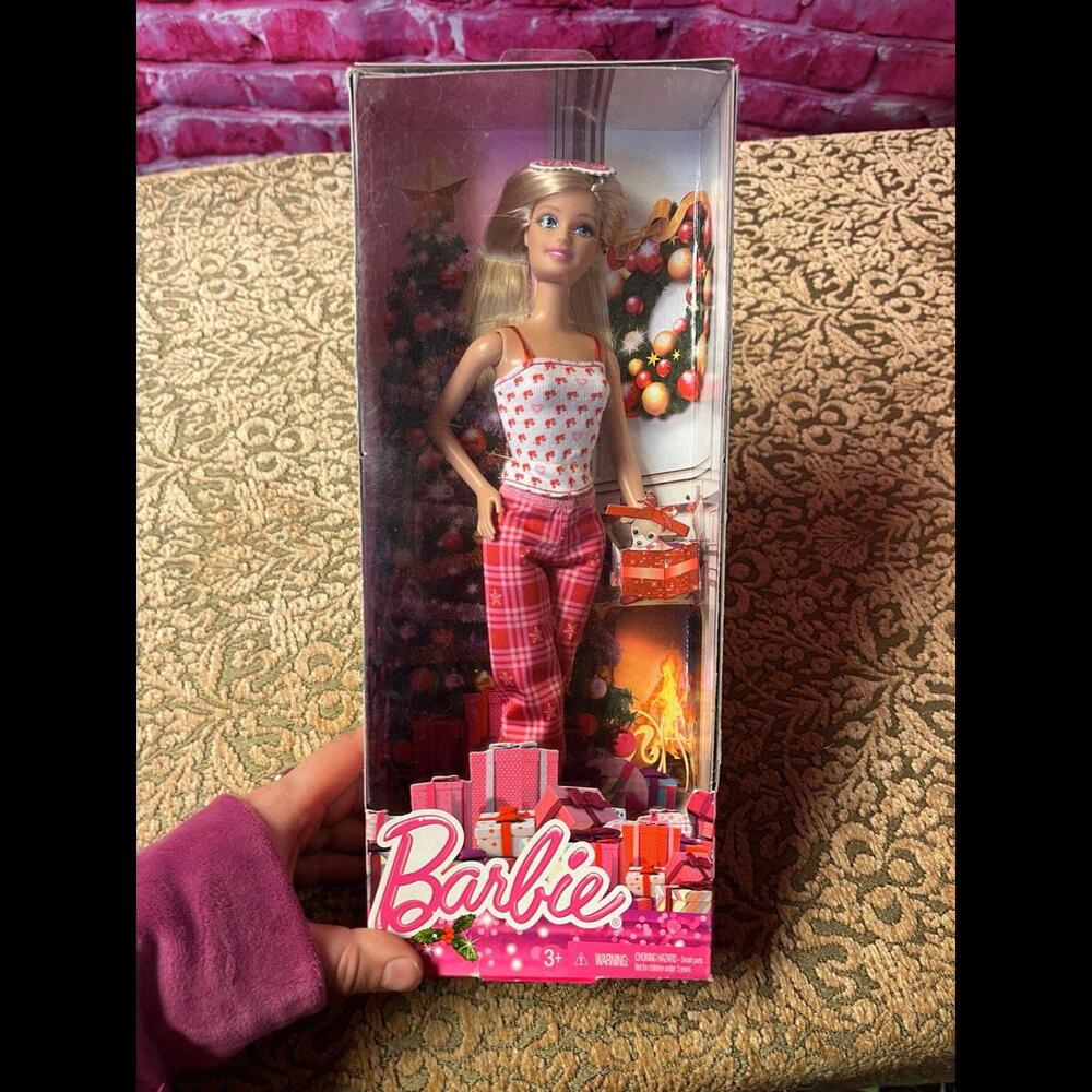 Happy Holiday PJs 2014 Barbie Doll CDB27‎
